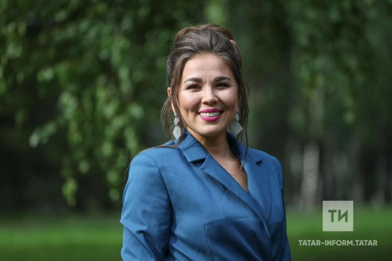 Гүзәл Уразова: Балаларыбыз лагерьларда гына түгел, тормышта да татар телендә аралашса иде
