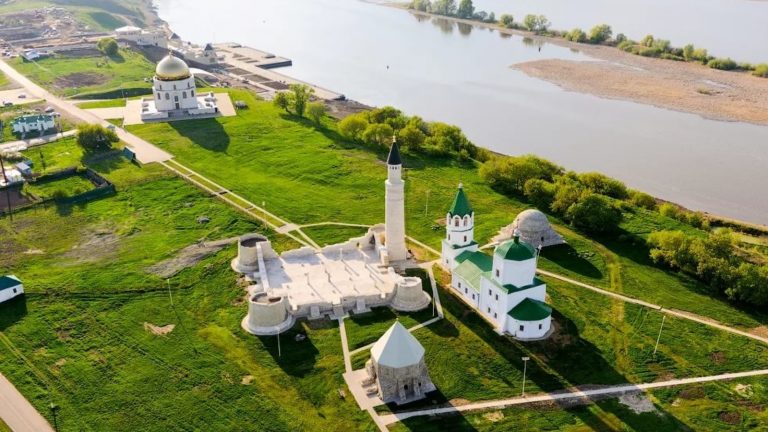 Бусины из стекла и городской ров: археологи нашли в Болгаре артефакты домонгольской эпохи