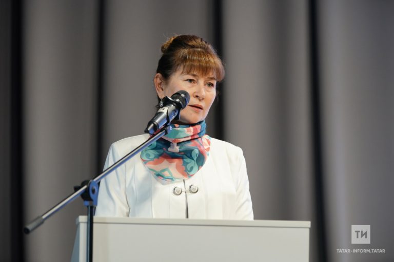 Минзәлия Закирова: Татар теле, әдәбияты дәресләренең югары дәрәҗәдә укытылуын сорар идем