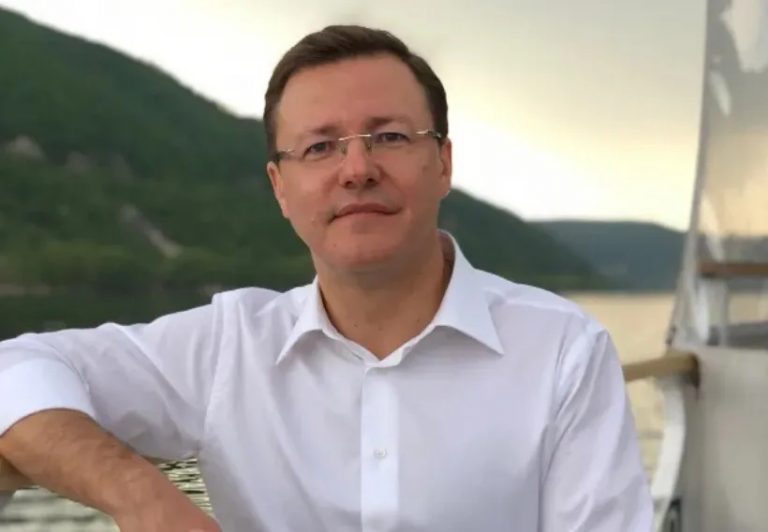 Губернатор Дмитрий Азаров поздравил жителей Самарской области с Днём знаний