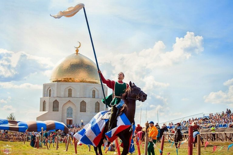 Бои рыцарей и песни менестрелей: «Великий Болгар» отправит гостей в Cредневековье
