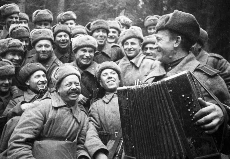 «Несмотря на все невзгоды, искусство сеяло в человеческих душах разумное, доброе, вечное»