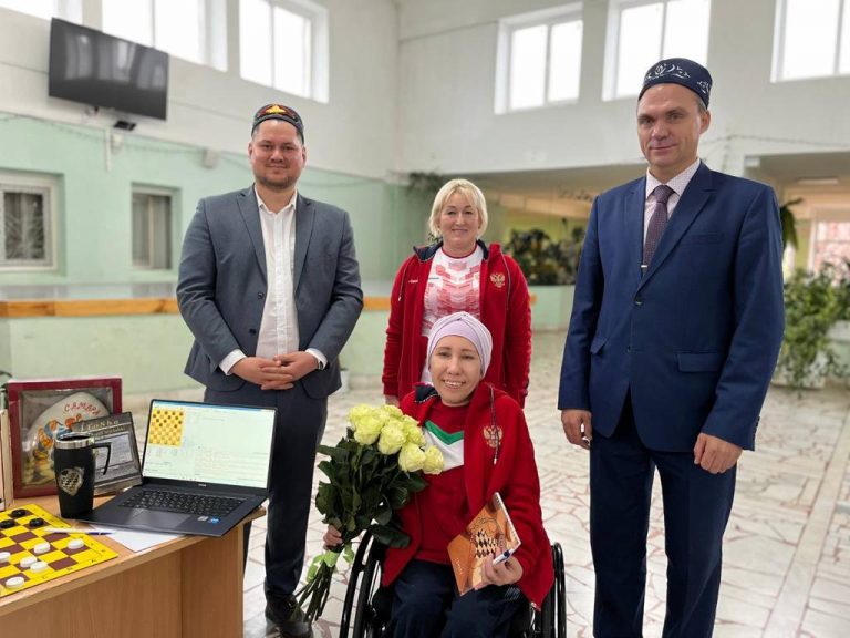 Чемпионка России по шашкам Чулпан Габдулганиева приняла гостей
