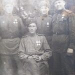 Latypov-Samigullaverhnij-ryad-pervyj-sleva