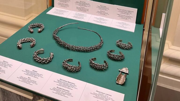 В Государственном Эрмитаже открыли выставку к 1100-летию принятия ислама Волжской Булгарией