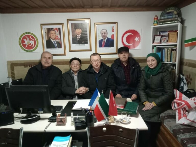 Төркиянең Искешәһәр татарлары галимнәр Зөфәр һәм Булат Рәмиевлар белән очрашты