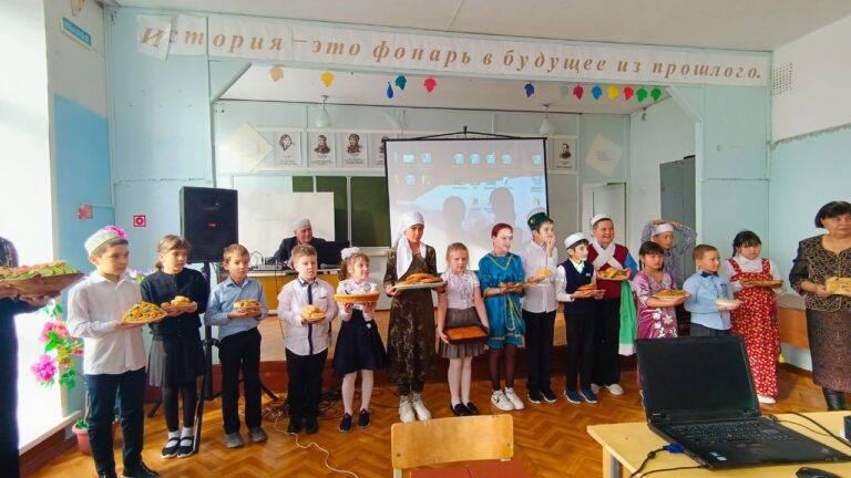 Празднование дня единства в Мочалеевке