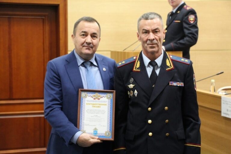 Наградили достойных