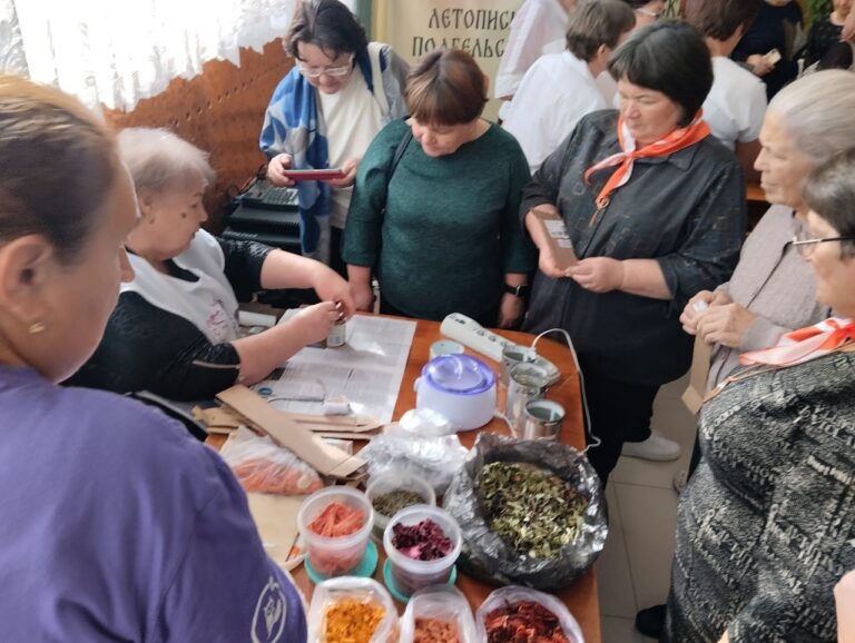 Наш многонациональный народ помогает приближать нашу победу над фашизмом