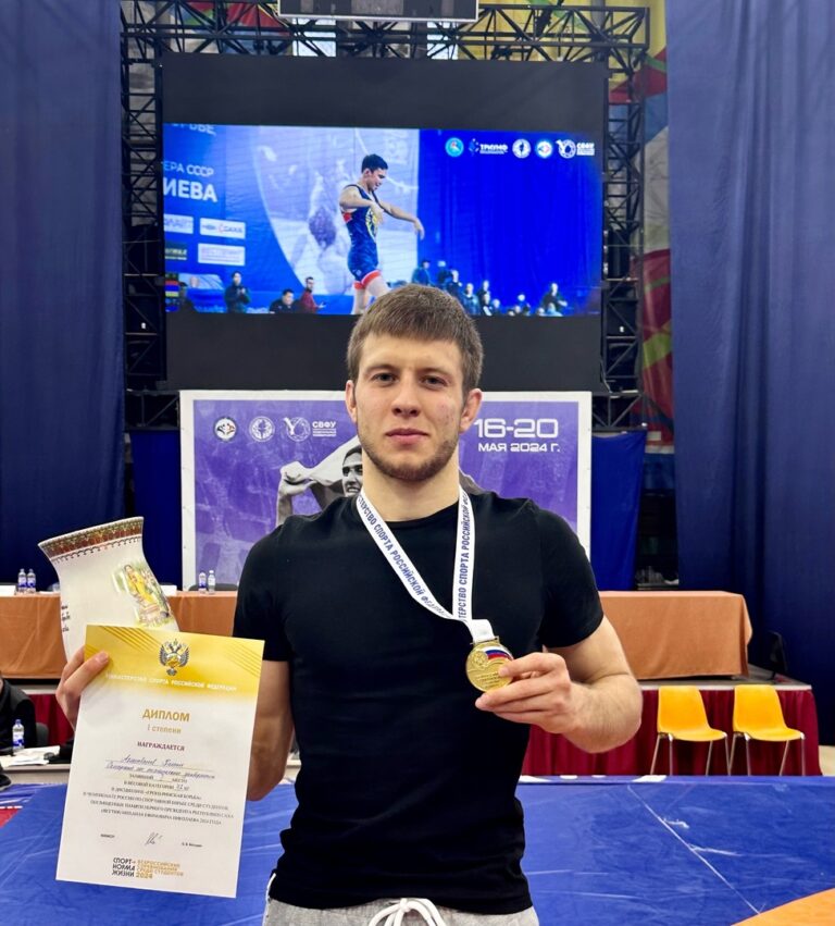 Поздравляем Ахметвалеева Камиля с успешным выступлением на чемпионате России по греко-римской борьбе