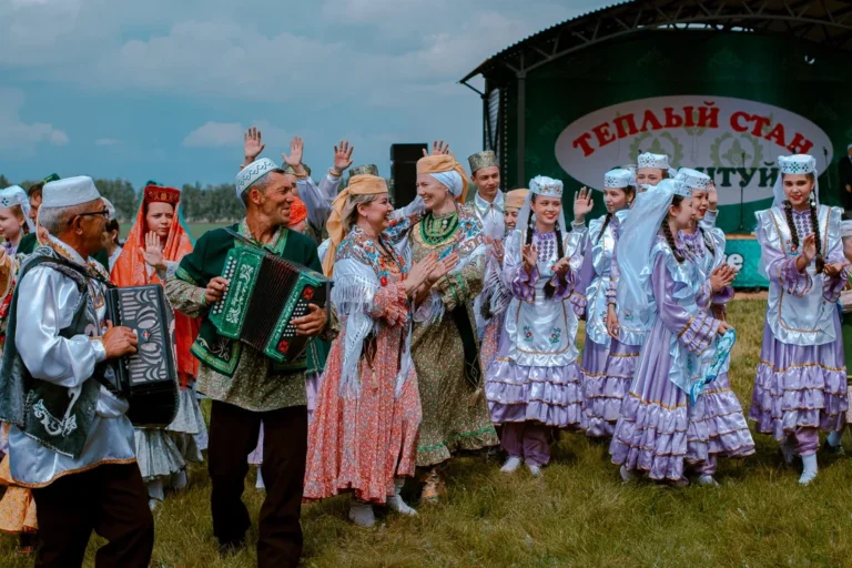 Весело и по-домашнему тепло прошел в Тёплом стане Сабантуй
