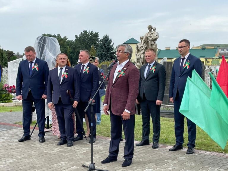 СОСТОЯЛОСЬ ОТКРЫТИЕ ПАМЯТНОЙ ДОСКИ УРОЖЕНЦАМ ТАТАРСТАНА, ПРИНЯВШИМ УЧАСТИЕ В  ОБОРОНЕ БРЕСТСКОЙ КРЕПОСТИ