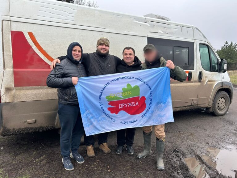 Члены Самарской региональной творческой общественной организации “Дуслык” доставили военнослужащим новогодние подарки и гуманитарную помощь