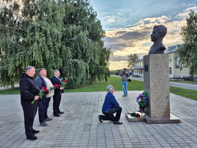 Делегация Всемирного конгресса татар во главе с Василем Шайхразиевым с рабочим визитом в Оренбургской области
